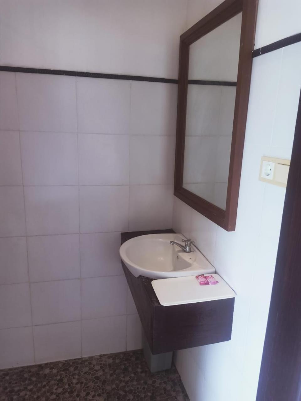 Fishermen'S Guesthouse Amed Esterno foto