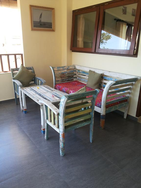 Fishermen'S Guesthouse Amed Esterno foto